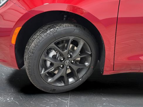 New 2026 Chrysler Pacifica Select AWD/4WD image 29