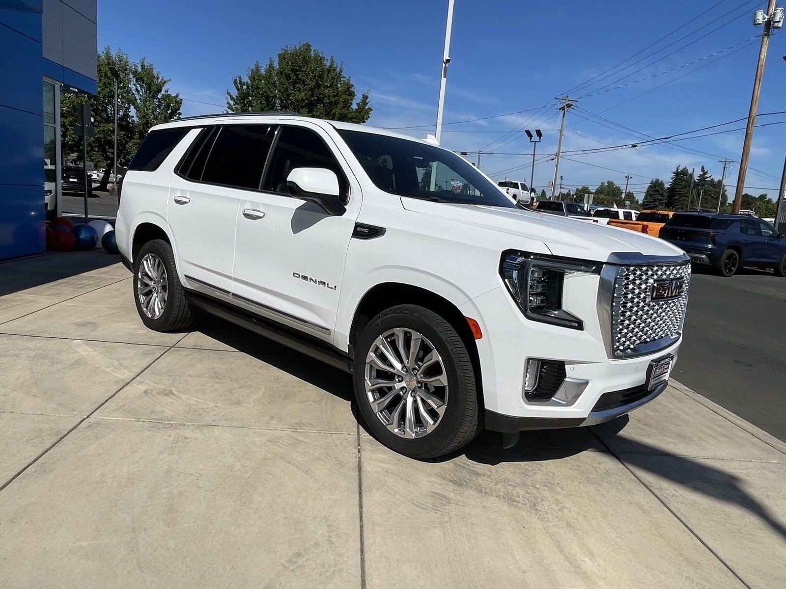 Used 2021 GMC Yukon Denali w/ Denali Premium Package AWD/4WD image 7