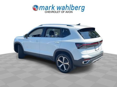 Used 2025 Volkswagen Taos SEL AWD/4WD image 6