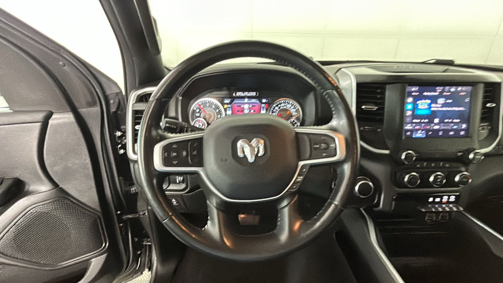 Used 2022 RAM 1500 Big Horn AWD/4WD image 18