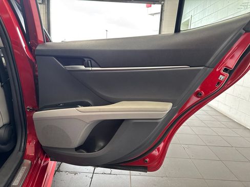 Certified 2019 Toyota Camry SE w/ Convenience Package FWD image 45
