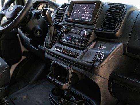 Used 2024 RAM ProMaster 2500 FWD image 18