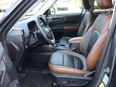 Used 2023 Ford Bronco Sport Outer Banks w/ Tech Package AWD/4WD image 4