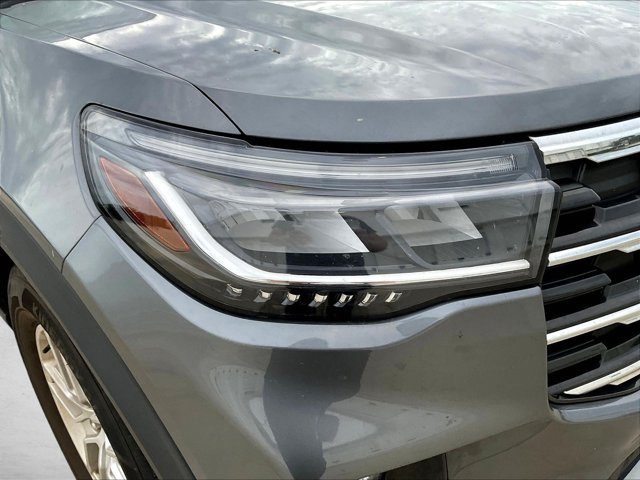 Used 2025 Ford Explorer Active w/ Active Comfort Package RWD image 27