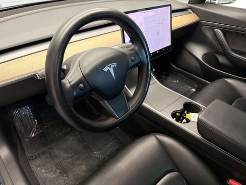 Used 2020 Tesla Model 3 Standard Range Plus image 7