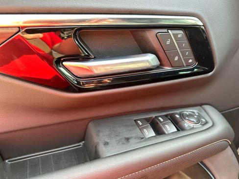 New 2025 Chevrolet Suburban Premier image 13