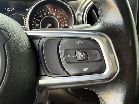Used 2020 Jeep Wrangler Unlimited Sahara AWD/4WD image 15