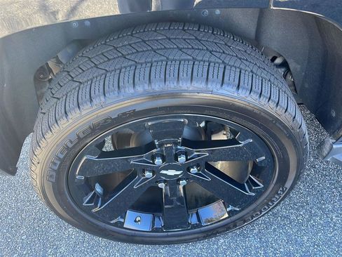 Used 2018 Chevrolet Tahoe LT w/ Luxury Package image 12