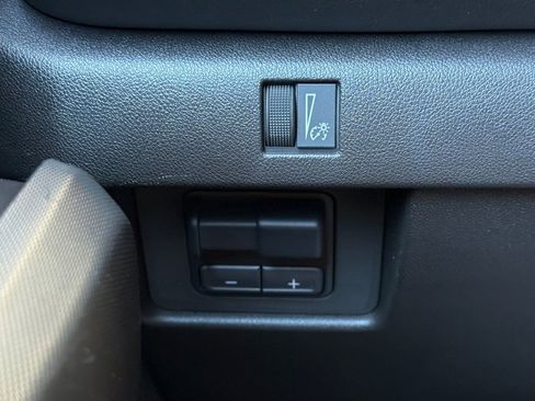 Used 2024 Chevrolet Colorado LT w/ LT Convenience Package RWD image 29