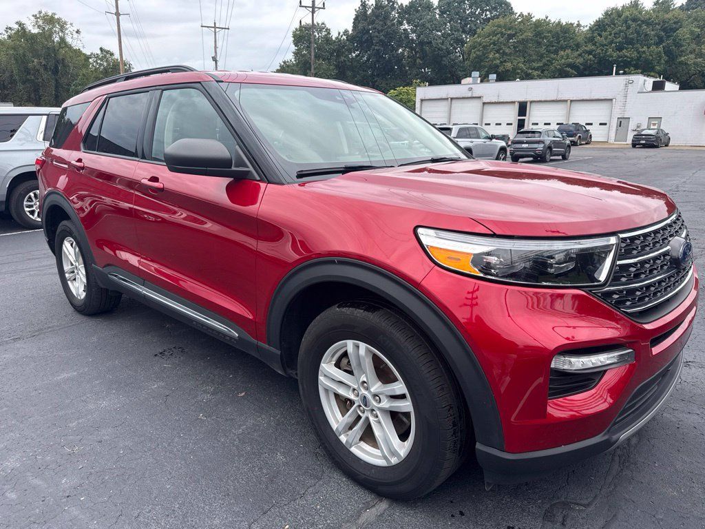 Used 2024 Ford Explorer XLT w/ Equipment Group 202A AWD/4WD image 2