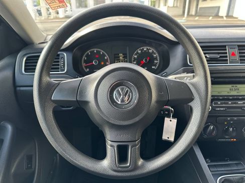 Used 2011 Volkswagen Jetta S FWD image 19