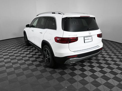 New 2026 Mercedes-Benz GLB 250 4MATIC image 4