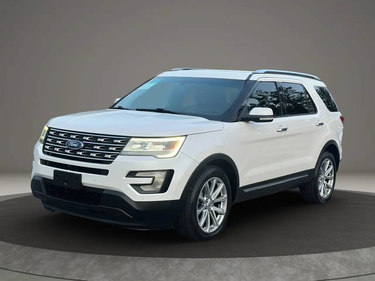 Used 2016 Ford Explorer Limited FWD image 3