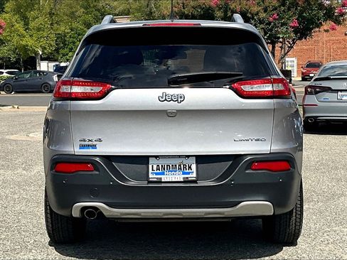 Used 2018 Jeep Cherokee Limited AWD/4WD image 4