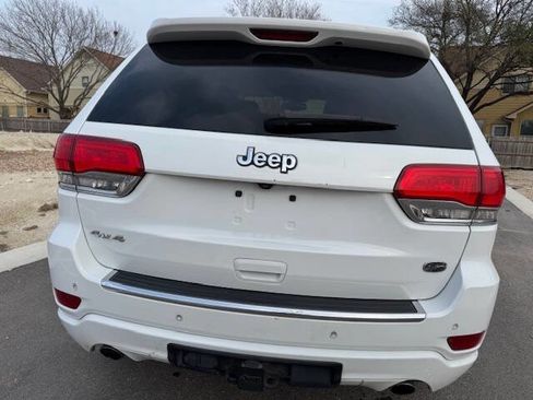 Used 2015 Jeep Grand Cherokee Overland AWD/4WD image 12