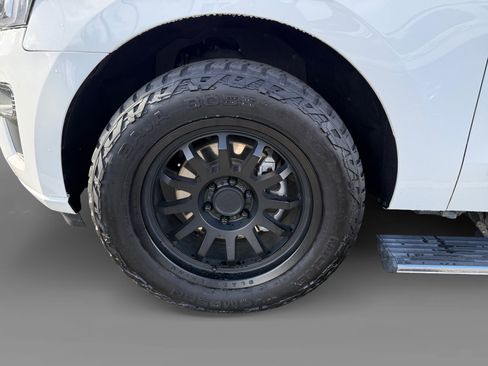 Certified 2023 Ford Expedition Platinum image 9