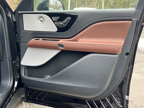 New 2026 Lincoln Aviator Reserve image 6