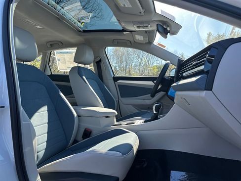New 2026 Volkswagen Jetta SE FWD image 15
