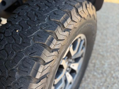 Used 2019 Ford F150 Raptor w/ Equipment Group 802A Luxury image 9