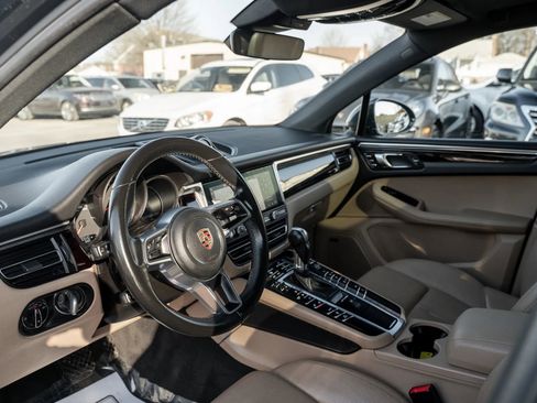 Used 2019 Porsche Macan Sport Edition image 6