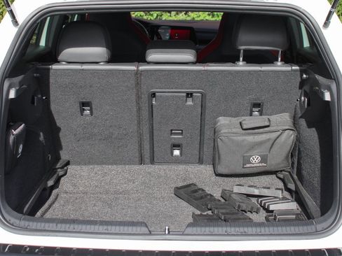 Used 2022 Volkswagen GTI Autobahn image 9