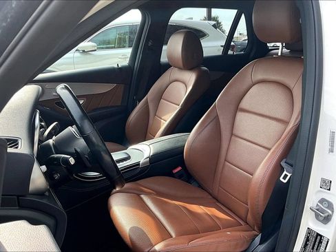 Used 2021 Mercedes-Benz GLC 300 4MATIC w/ AMG Line image 34