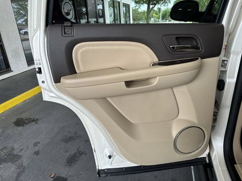 Used 2014 GMC Yukon Denali RWD image 28