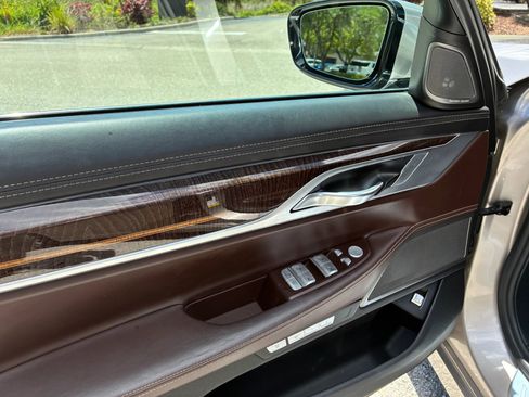 Used 2016 BMW 740i RWD image 15