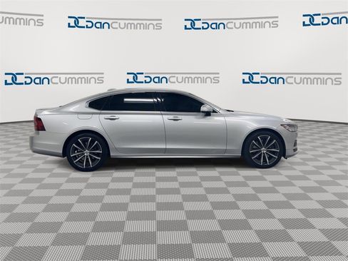 Used 2021 Volvo S90 T6 Momentum image 11