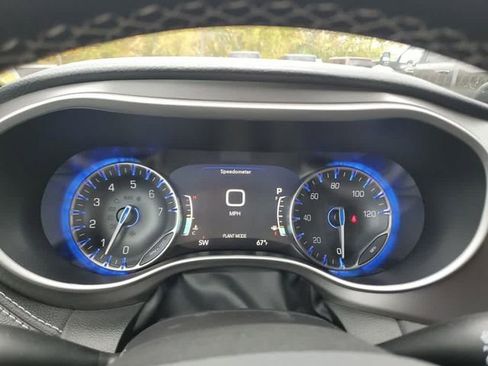 New 2026 Chrysler Pacifica Select AWD/4WD image 24