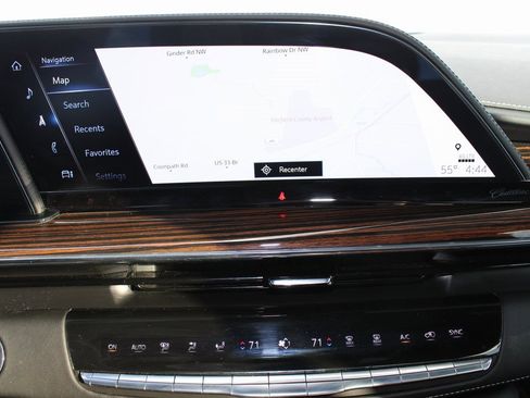 Used 2023 Cadillac Escalade Premium Luxury w/ Performance Package image 17