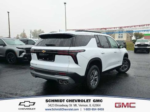New 2026 Chevrolet Traverse LT w/ Driver Confidence Package image 5