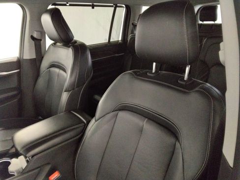 Used 2022 Jeep Grand Cherokee L Limited w/ Luxury Tech Group II image 37