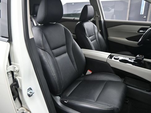 Certified 2023 Nissan Rogue SL w/ SL Premium Package AWD/4WD image 14