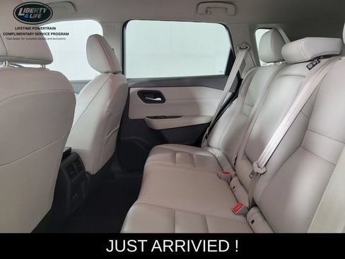 Used 2026 Nissan Rogue SL AWD/4WD image 15