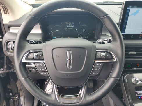 Certified 2022 Lincoln Nautilus AWD w/ Premium Package image 14