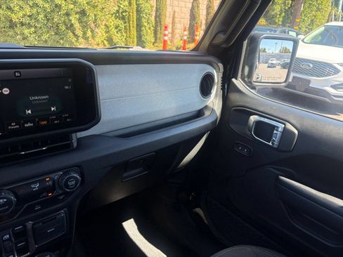 Used 2025 Jeep Wrangler Unlimited Sport AWD/4WD image 29