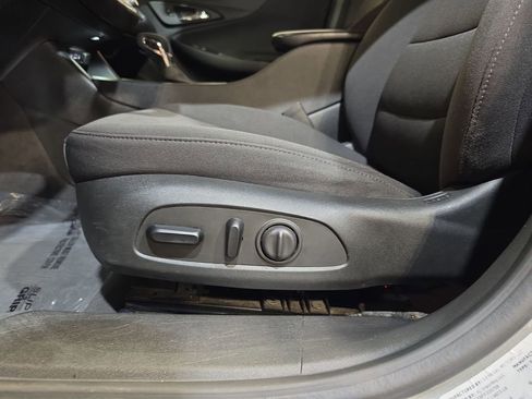 Used 2023 Chevrolet Malibu LT FWD image 14