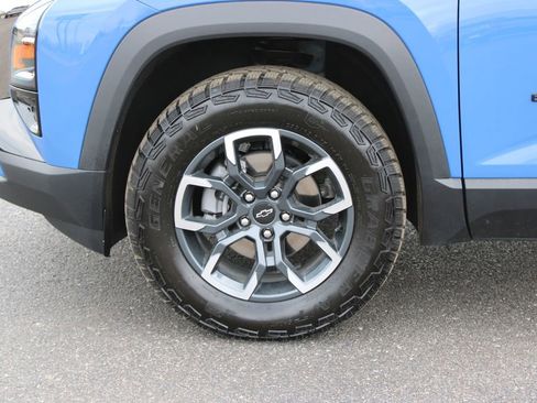 Used 2025 Chevrolet Equinox ACTIV w/ Safety and Technology Package image 19