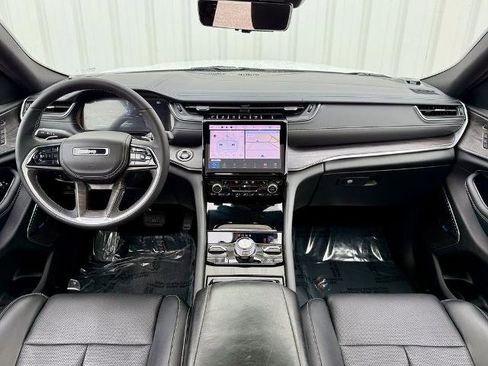 Used 2023 Jeep Grand Cherokee Overland w/ Luxury Tech Group IV image 35