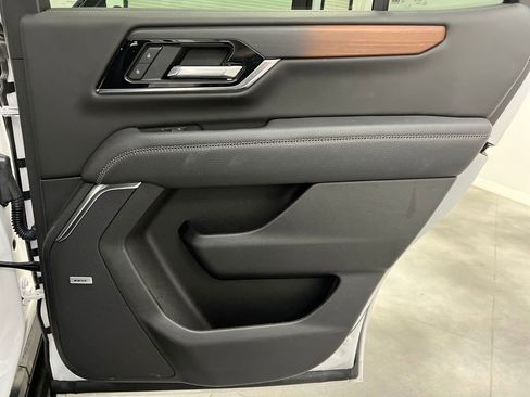 Used 2025 GMC Yukon Denali image 20