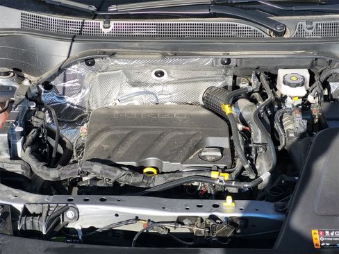 Used 2025 Chevrolet Trax LT w/ LT Convenience Package image 30