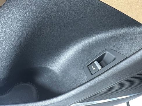 Used 2023 Audi Q8 Prestige image 21