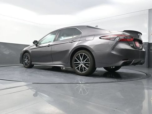 Used 2024 Toyota Camry SE FWD image 25