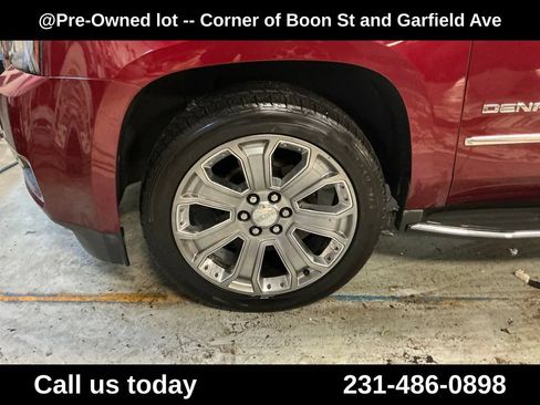 Used 2016 GMC Yukon XL Denali w/ Open Road Package AWD/4WD image 11