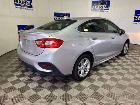 Used 2017 Chevrolet Cruze LT w/ Convenience Package image 16