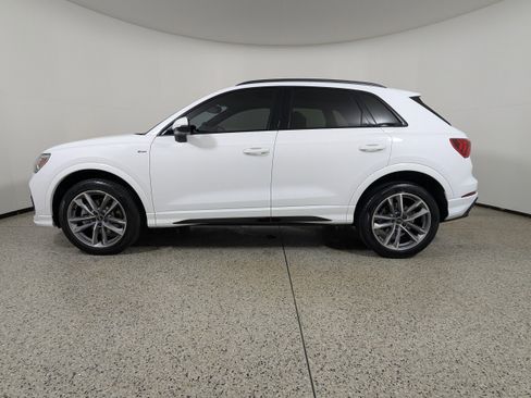 Certified 2025 Audi Q3 2.0T Premium image 4