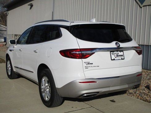 Used 2020 Buick Enclave Essence image 5