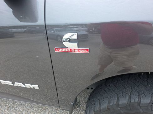 Used 2024 RAM 2500 Laramie AWD/4WD image 4