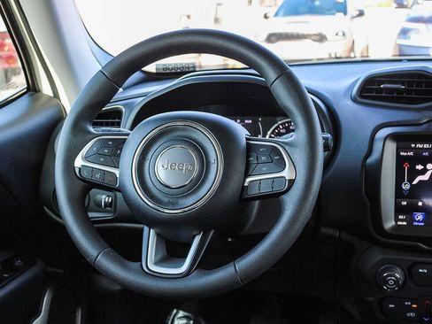 Used 2023 Jeep Renegade Latitude AWD/4WD image 16